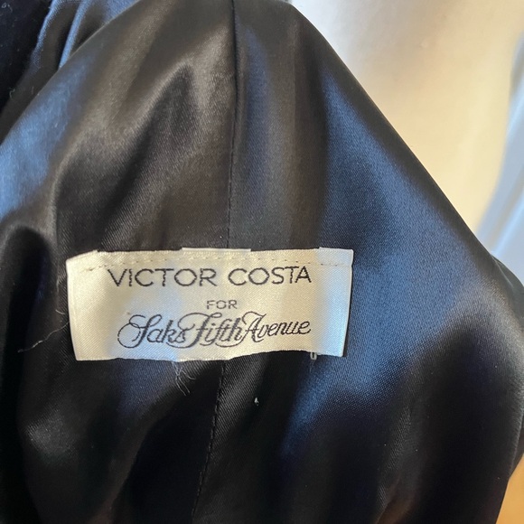 Elegant Black Velvet Opera Cape - Picture 3 of 4